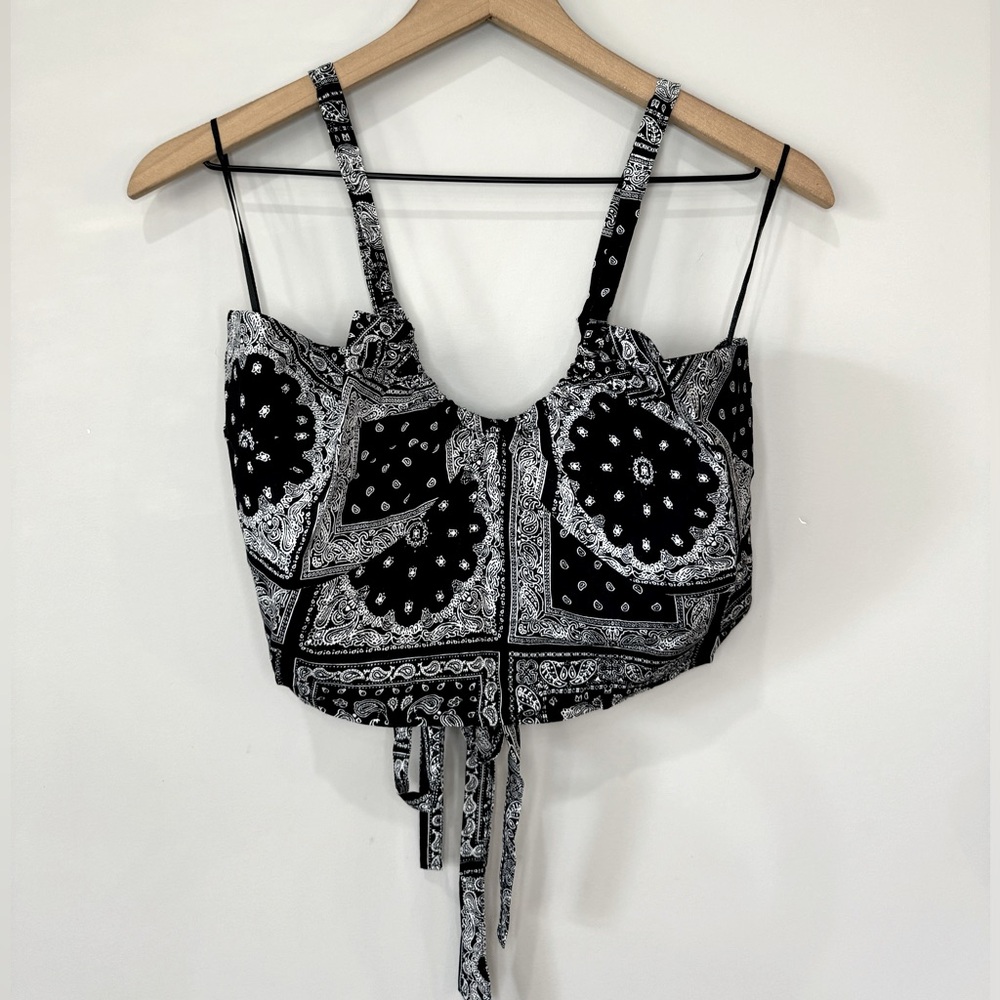Soft Sport NWOT bandana print black tie back crop top size 1X